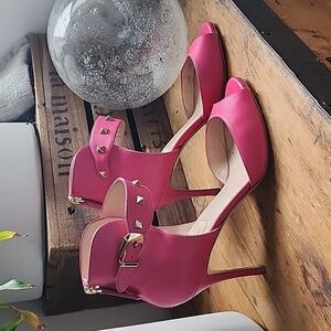 Gorgeous pink Valentino heels
